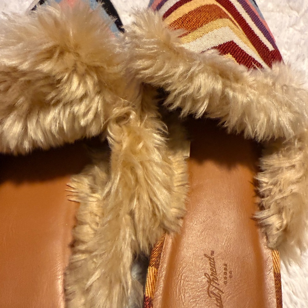 New!!! Universal Thread Chevron Mules With Faux F… - image 2